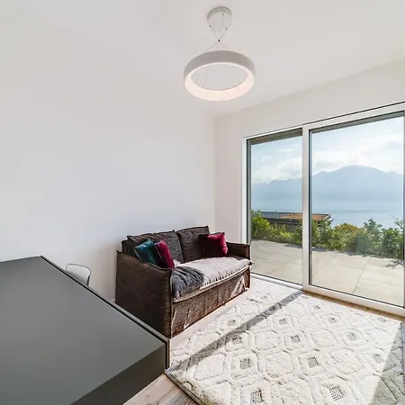 Modern 3bd With Superb & Mountain By Guestlee * Montreux